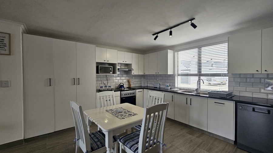 2 Bedroom Property for Sale in Stilbaai Wes Western Cape